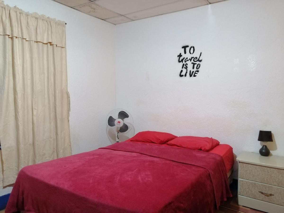 4 Grados Hostel Guatemala City Bagian luar foto
