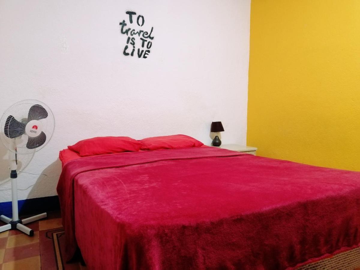 4 Grados Hostel Guatemala City Bagian luar foto
