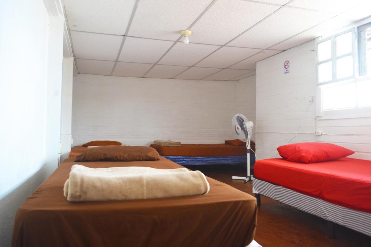 4 Grados Hostel Guatemala City Bagian luar foto
