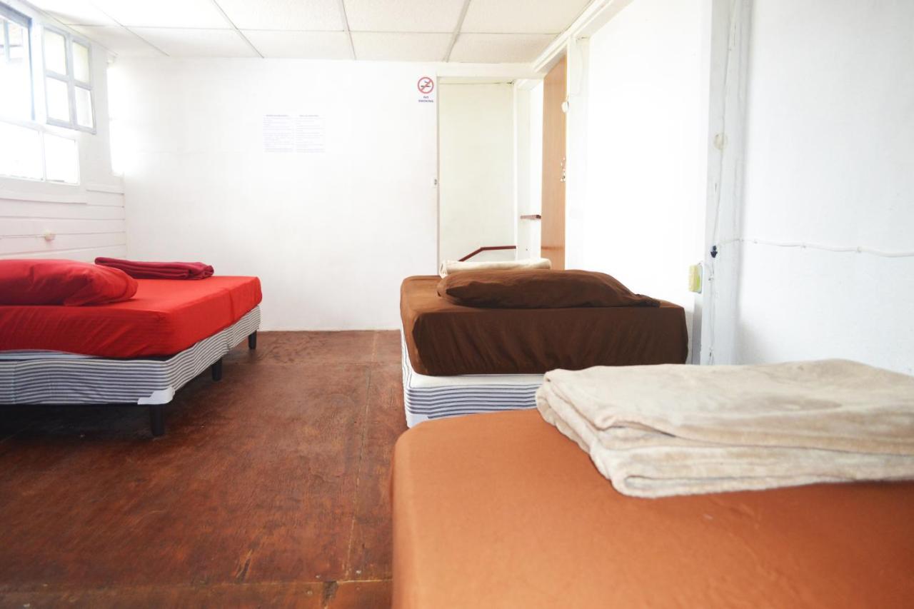 4 Grados Hostel Guatemala City Bagian luar foto