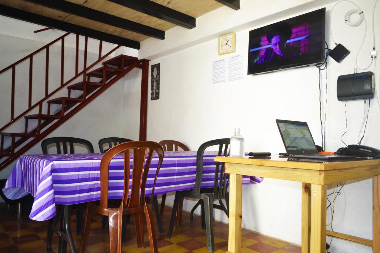 4 Grados Hostel Guatemala City Bagian luar foto