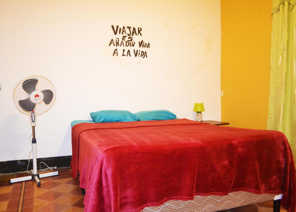 4 Grados Hostel Guatemala City Bagian luar foto