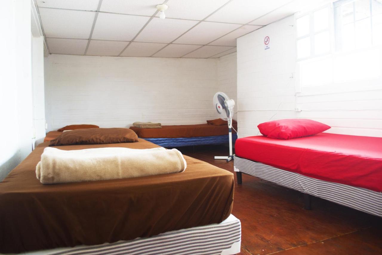 4 Grados Hostel Guatemala City Bagian luar foto