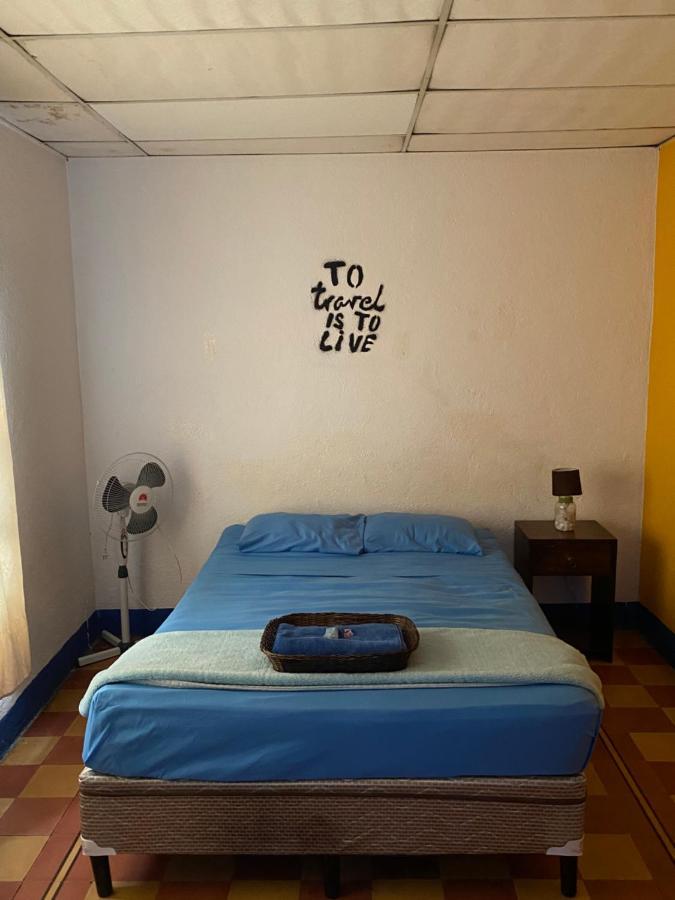 4 Grados Hostel Guatemala City Bagian luar foto